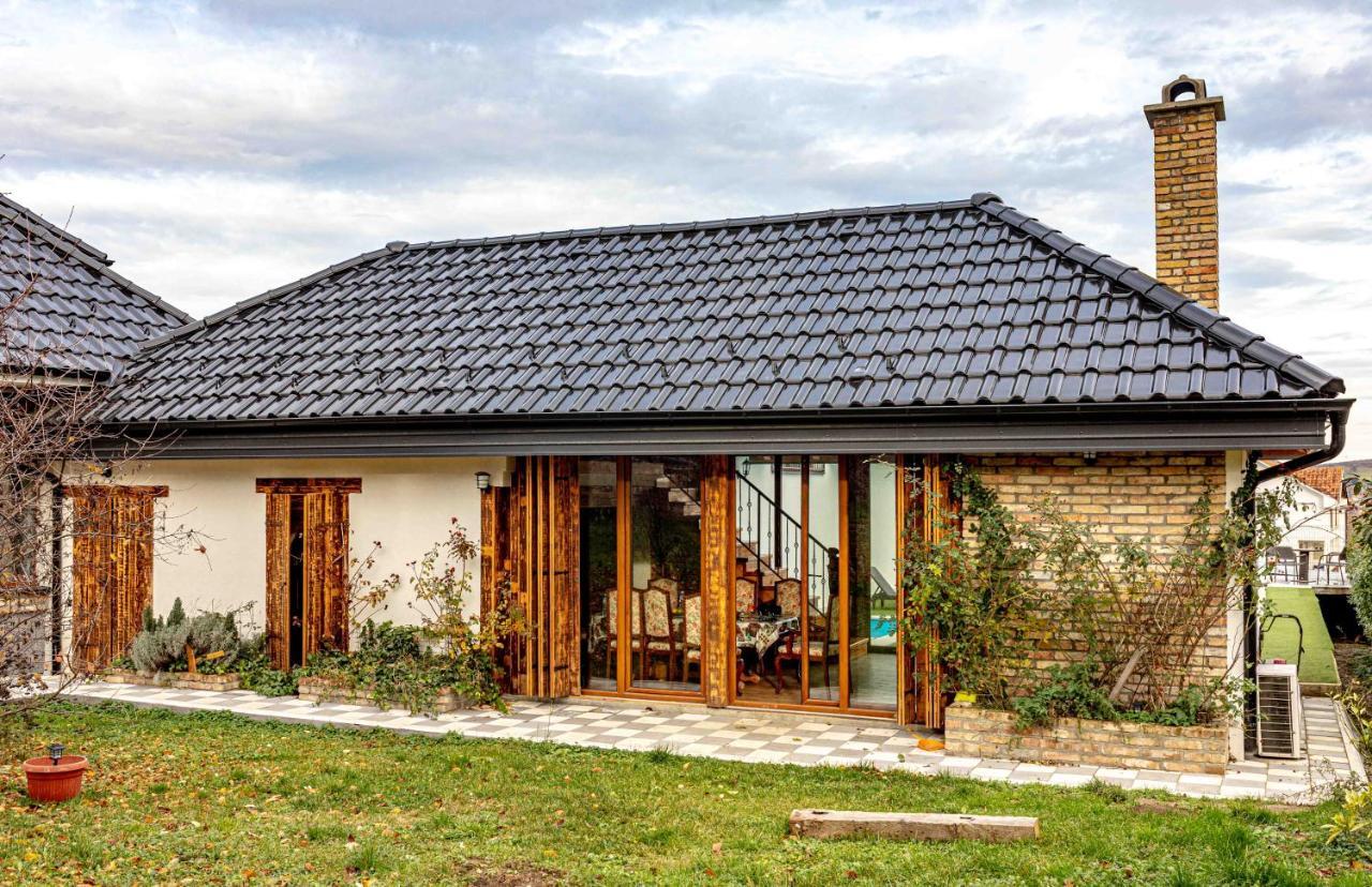 City Escape Luxury Villa Zuce Exterior photo