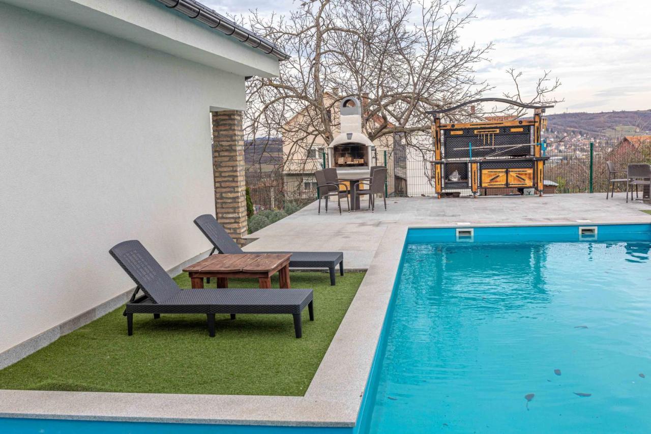 City Escape Luxury Villa Zuce Exterior photo